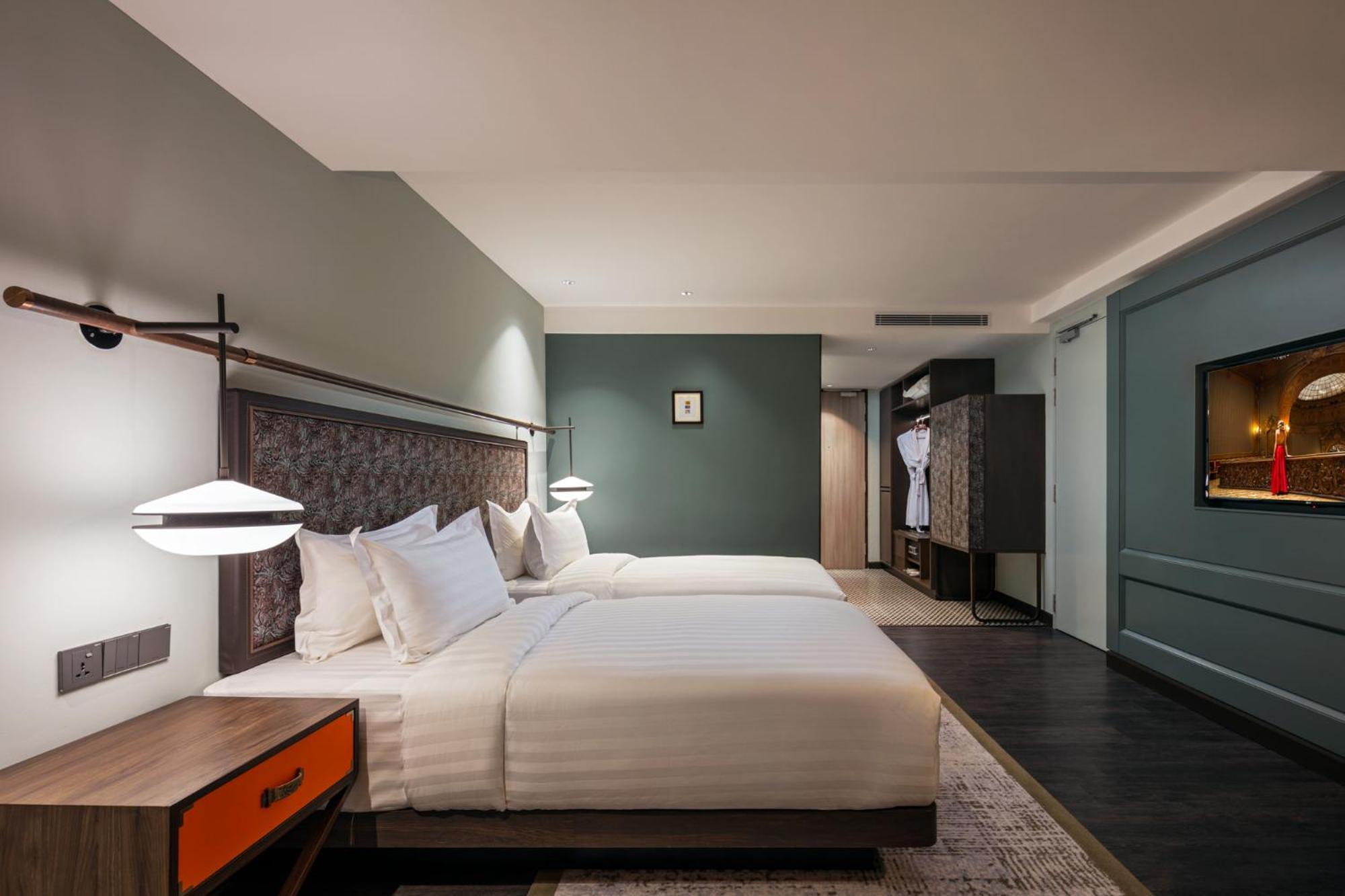 Hotel The George Penang By The Crest Collection George Town Esterno foto Deluxe Room