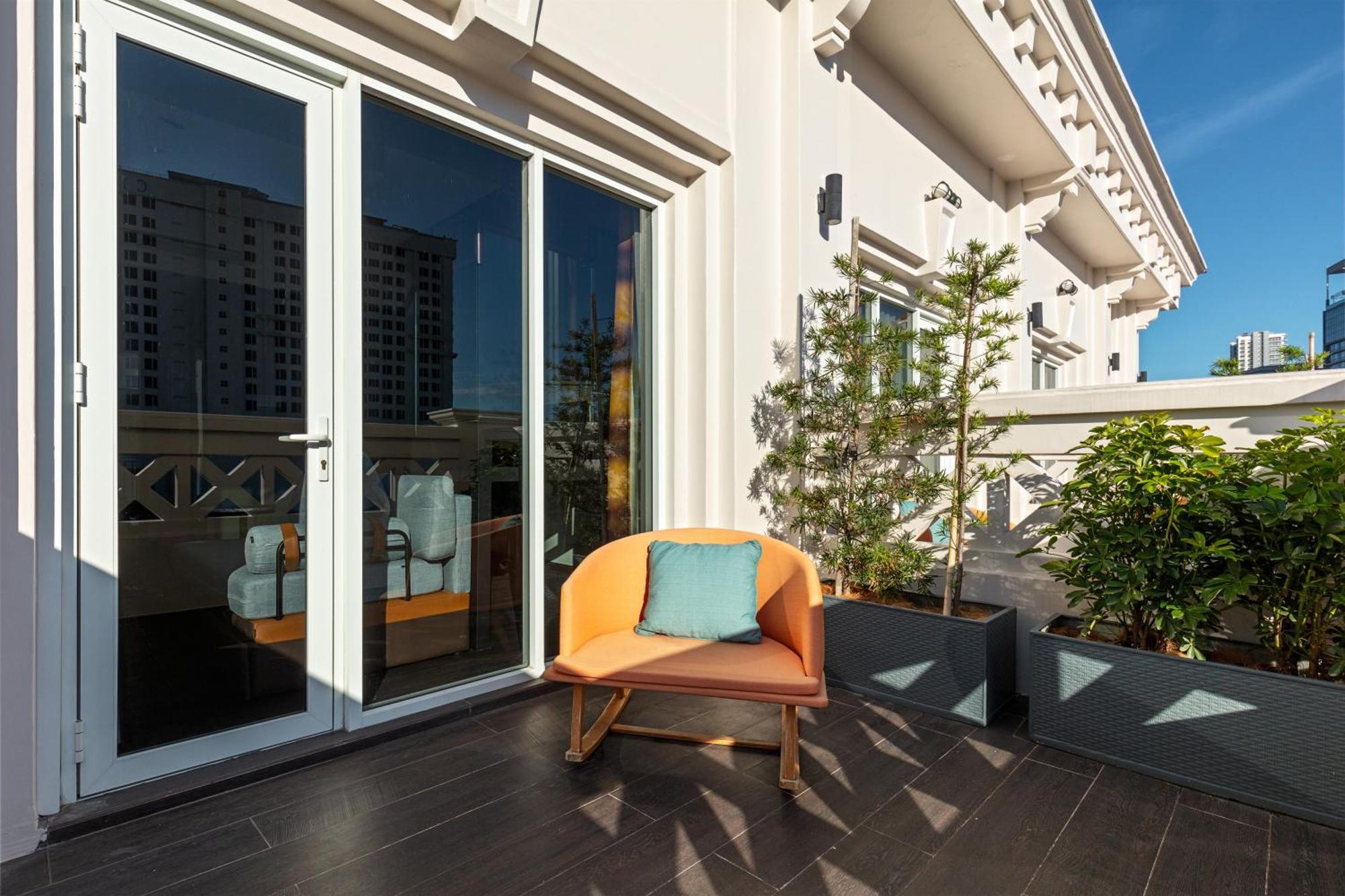 Hotel The George Penang By The Crest Collection George Town Esterno foto The Terrace