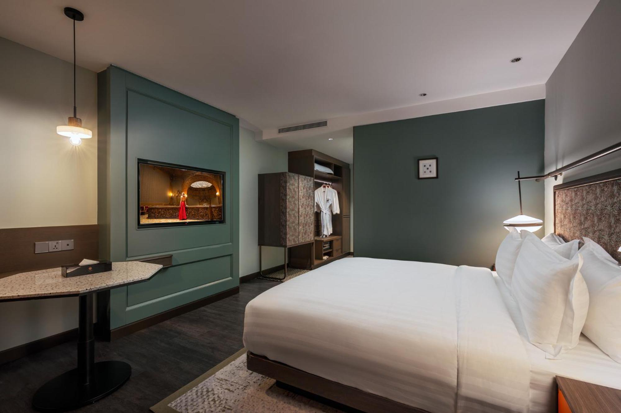 Hotel The George Penang By The Crest Collection George Town Esterno foto Deluxe Room